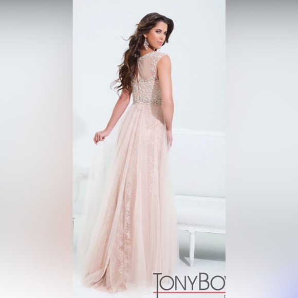 Tony Bowls Evenings Long Beaded Lace and Tulle Dress Gown - Picture 3 of 17